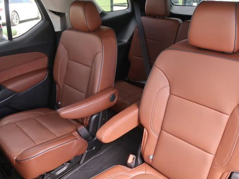 Used 2021 Chevrolet Traverse High Country FWD image 21