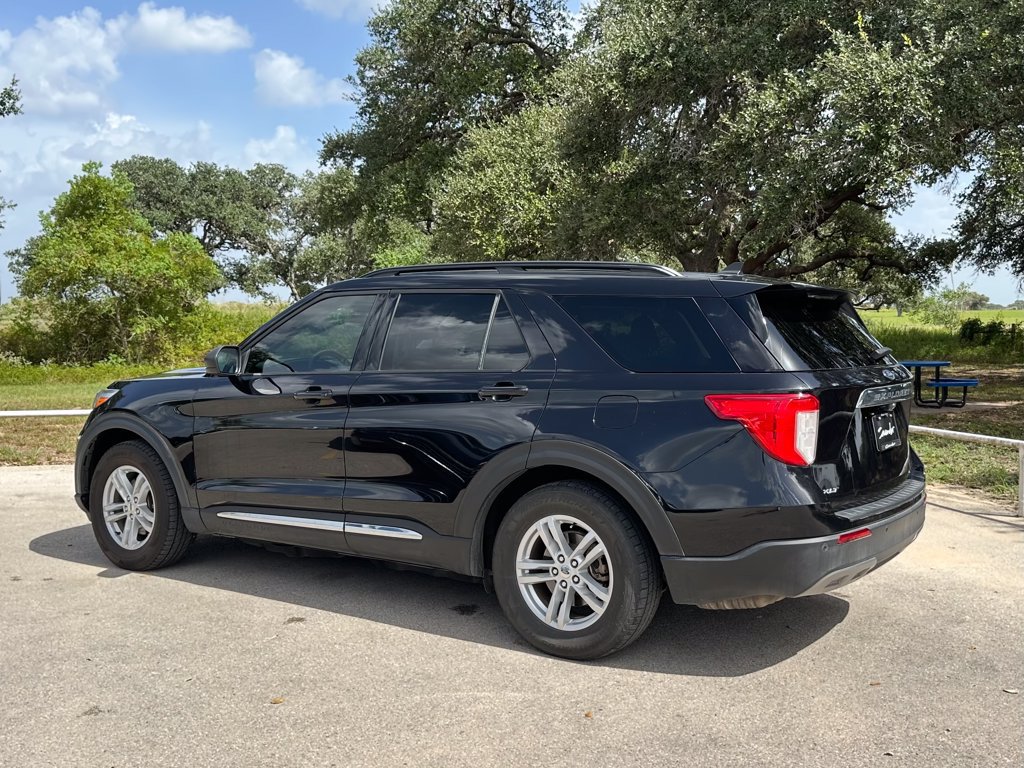 Used 2021 Ford Explorer XLT w/ Equipment Group 202A RWD image 7