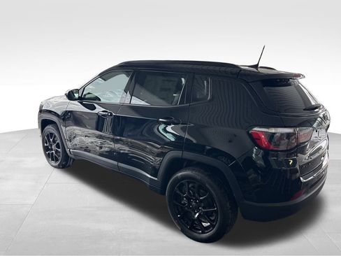 New 2026 Jeep Compass Latitude image 3