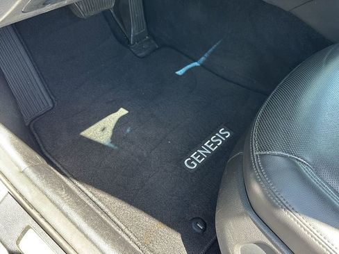 Used 2019 Genesis G80 3.8 RWD image 13