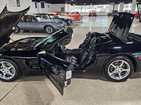 Used 2000 Chevrolet Corvette Convertible w/ Memory Pkg image 21