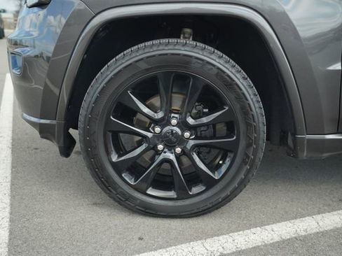 Used 2020 Jeep Grand Cherokee Altitude image 10