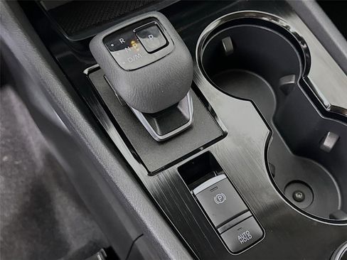 Used 2024 Nissan Rogue SV image 17