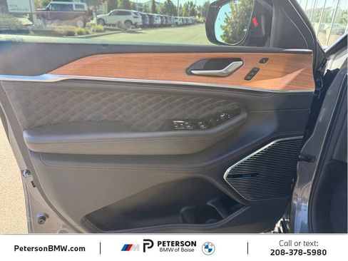 Used 2023 Jeep Grand Cherokee L Summit AWD/4WD image 15