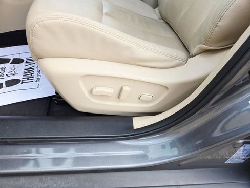 Used 2016 Nissan Rogue SL w/ SL Premium Package image 13