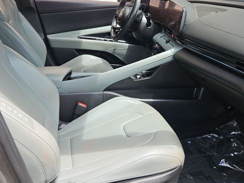 Used 2024 Hyundai Elantra Limited FWD image 27
