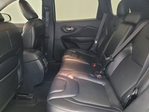 Used 2020 Jeep Cherokee Latitude Plus image 18