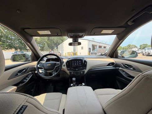 Used 2023 Chevrolet Traverse LT FWD image 27