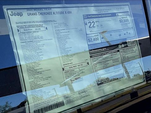 New 2025 Jeep Grand Cherokee Altitude image 19