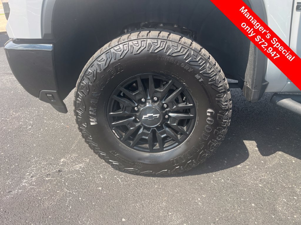 Used 2025 Chevrolet Silverado 2500 ZR2 w/ Technology Package AWD/4WD image 27