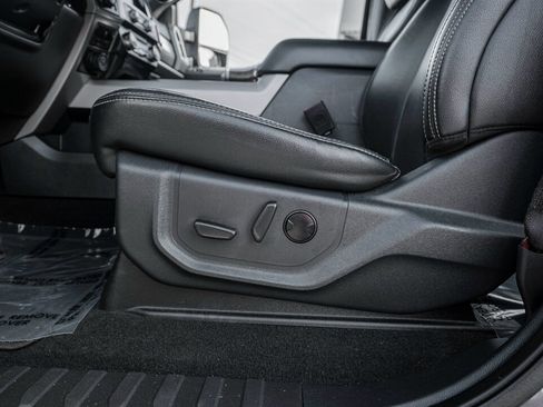 Used 2022 Ford F250 Lariat w/ Black Appearance Package image 22