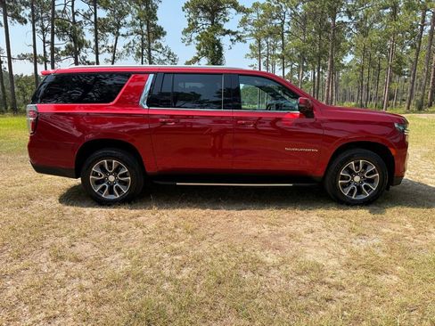 Used 2023 Chevrolet Suburban LT w/ Luxury Package AWD/4WD image 6