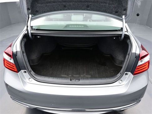 Used 2017 Honda Accord EX-L image 16