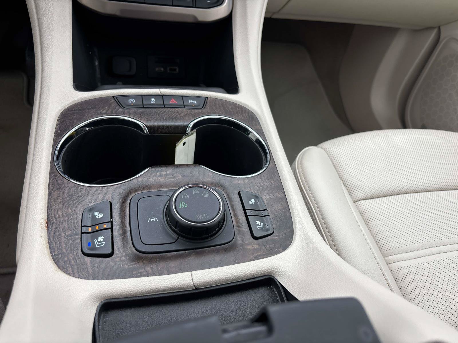 Used 2023 GMC Acadia Denali AWD/4WD image 30