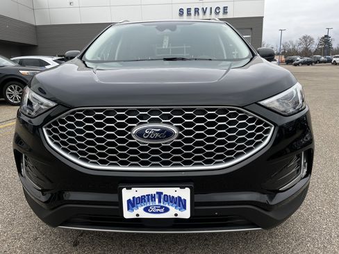 Used 2024 Ford Edge SEL w/ Convenience Package image 3