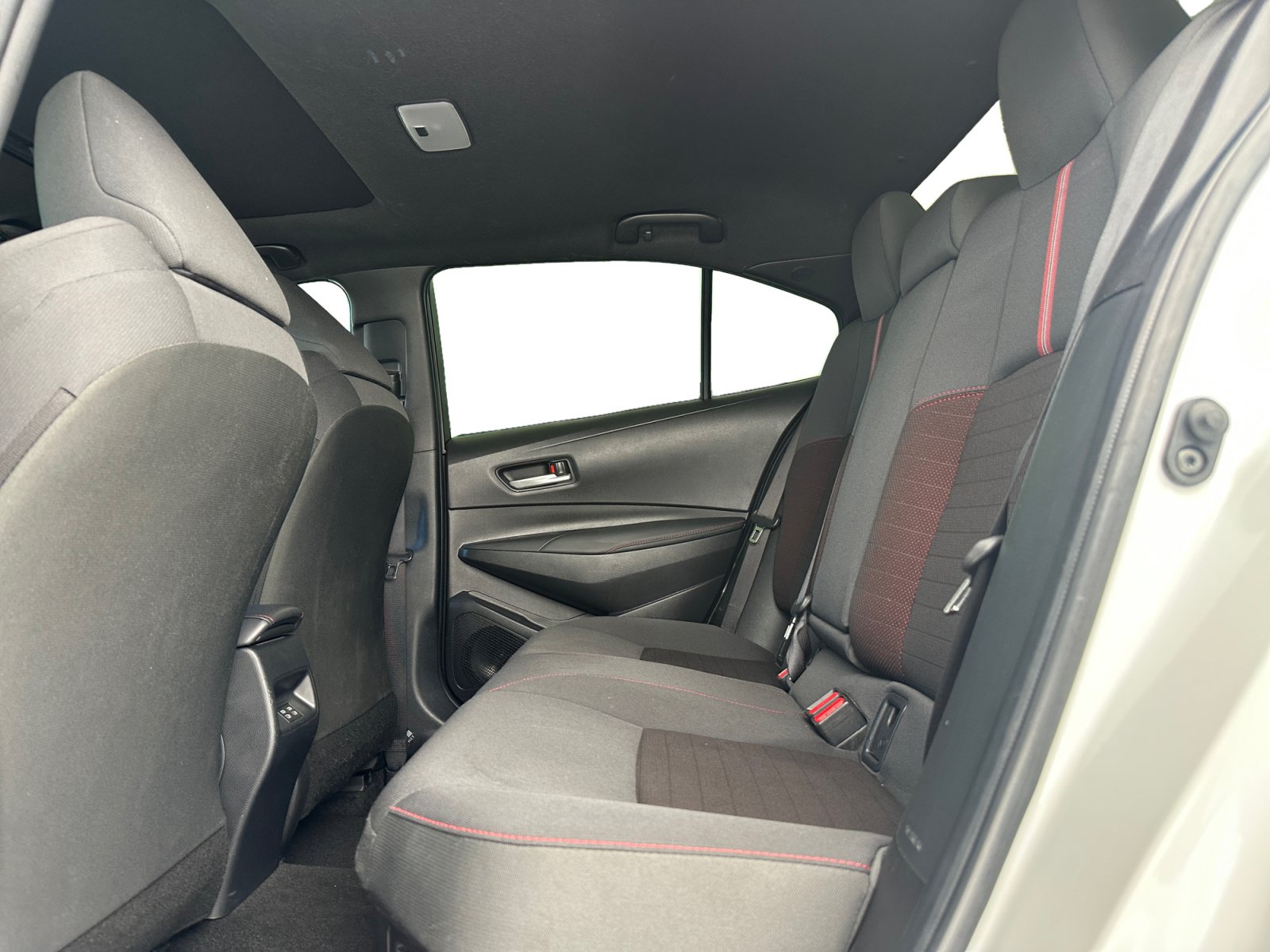 Used 2025 Toyota Corolla SE w/ SE Premium Package FWD image 13