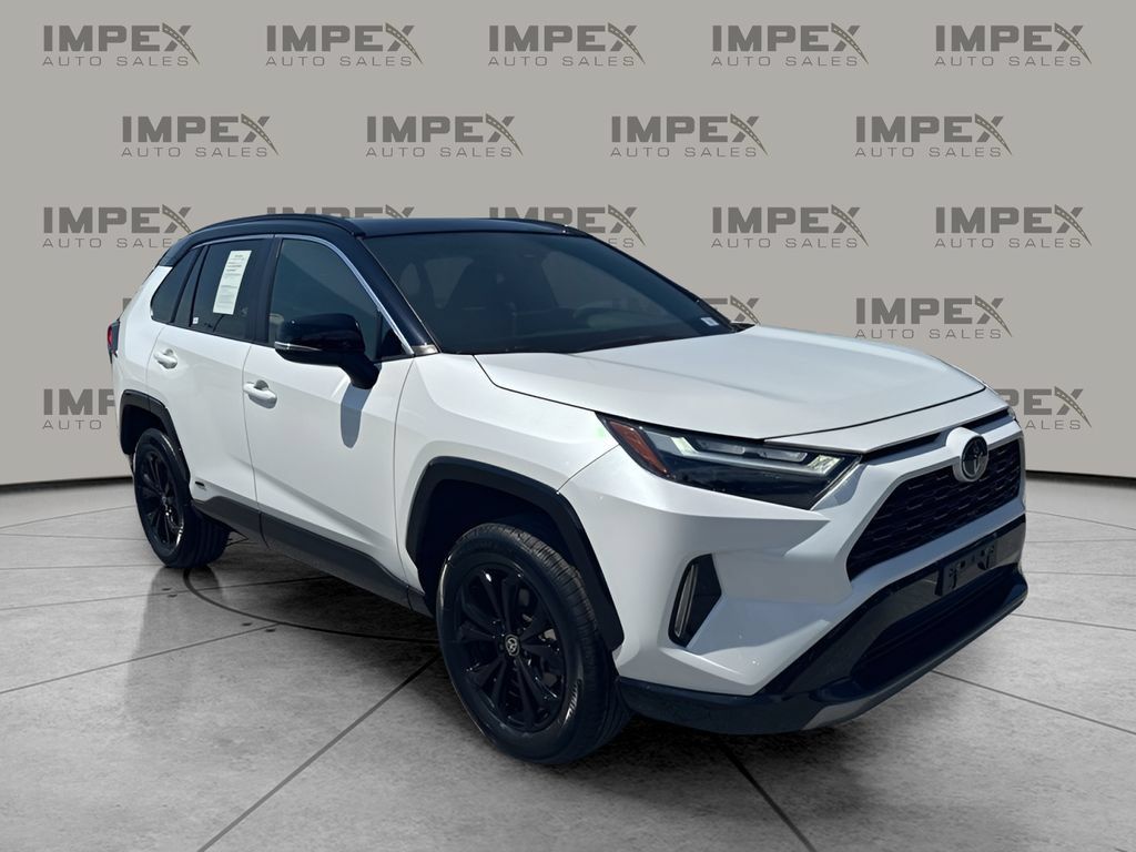Used 2025 Toyota RAV4 XSE w/ Weather Package AWD/4WD image 7