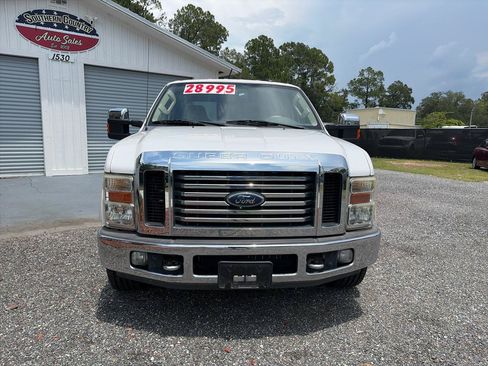 Used 2010 Ford F250 Lariat RWD image 2