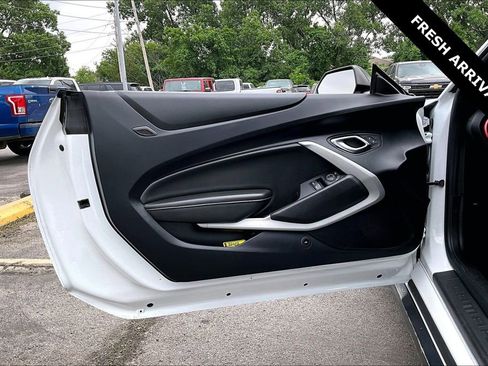 Used 2022 Chevrolet Camaro LT RWD image 17