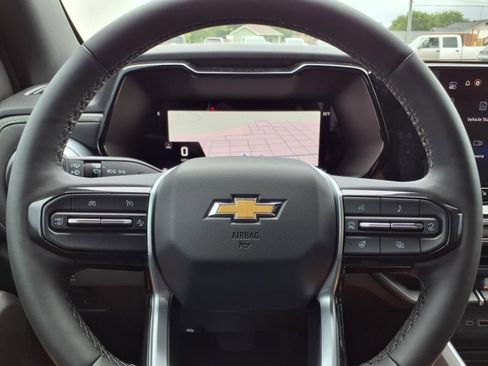 New 2025 Chevrolet Colorado LT w/ LT Convenience Package AWD/4WD image 17