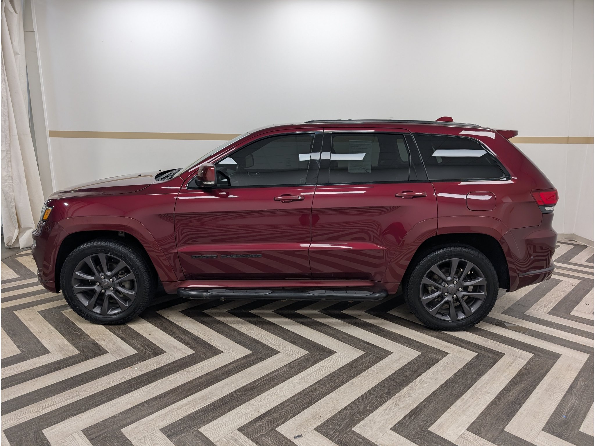 Used 2018 Jeep Grand Cherokee High Altitude AWD/4WD image 3