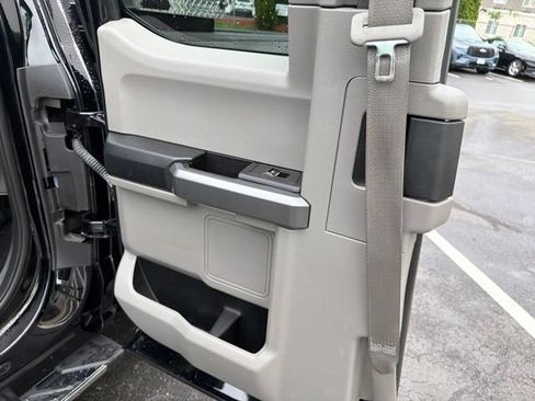 Used 2018 Ford F150 XLT w/ Equipment Group 302A Luxury AWD/4WD image 15
