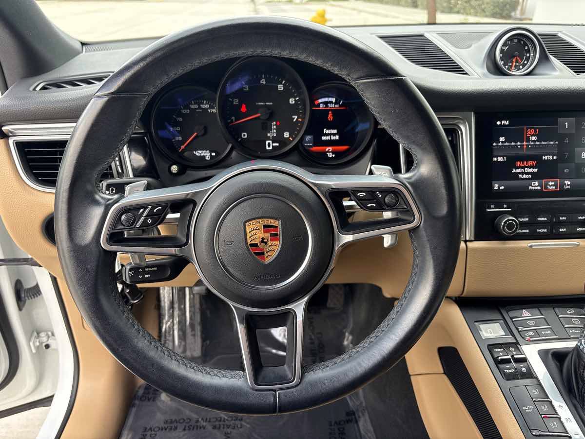Used 2018 Porsche Macan Sport Edition AWD/4WD image 19