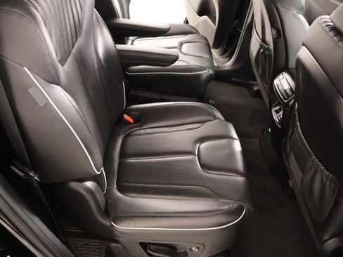 Used 2023 Hyundai Palisade Limited w/ Cargo Package image 16