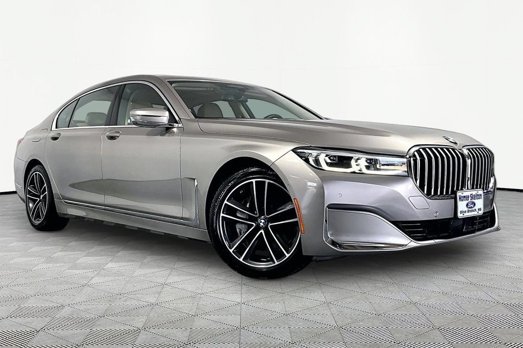 Used 2022 BMW 750i xDrive AWD/4WD image 1