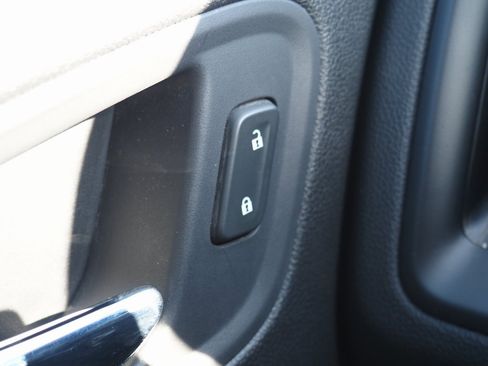 Used 2019 Chevrolet Colorado LT w/ LT Convenience Package image 21