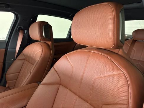 Used 2024 BMW i7 xDrive60 w/ Premium Package image 20