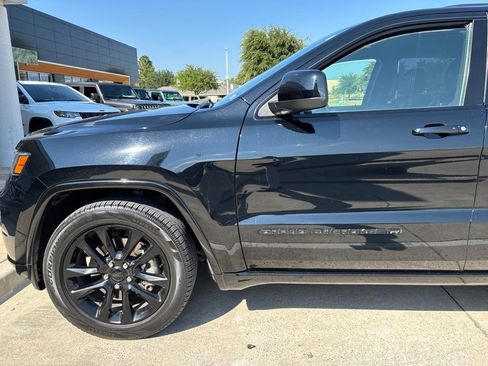 Used 2022 Jeep Grand Cherokee Laredo X RWD image 41