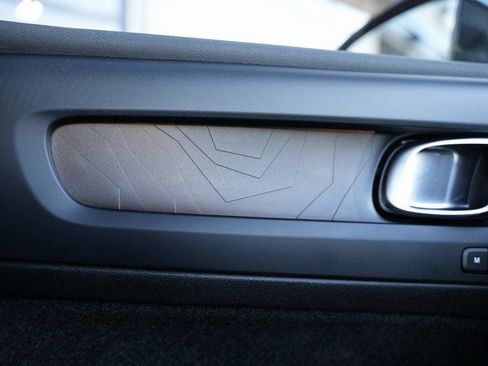 Used 2023 Volvo XC40 Recharge Ultimate image 85