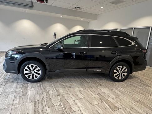 Used 2024 Subaru Outback AWD/4WD image 2