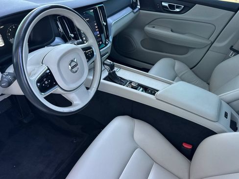 Used 2019 Volvo S60 T6 Momentum w/ Multimedia Package AWD/4WD image 10