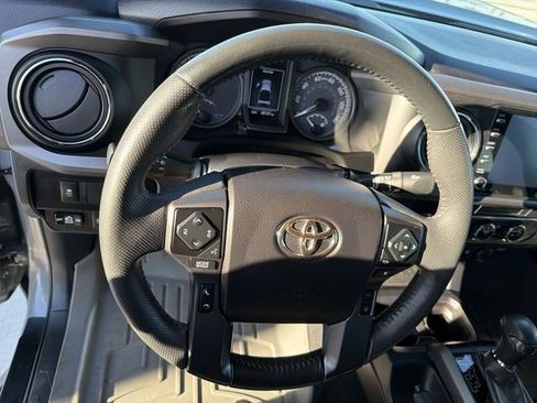 Used 2021 Toyota Tacoma TRD Off-Road image 16