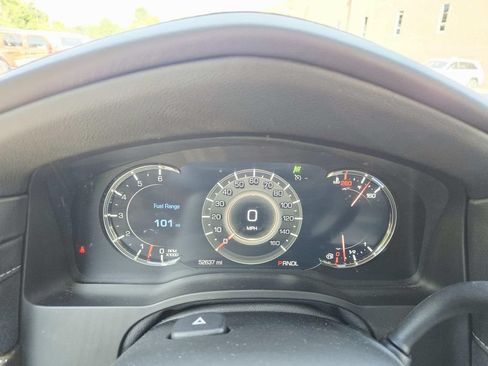 Used 2020 Cadillac Escalade Luxury w/ LPO, Radiant Package AWD/4WD image 25
