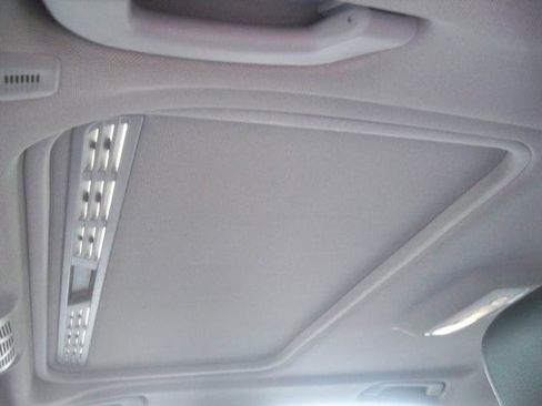 Used 2016 BMW 320i xDrive Sedan image 10