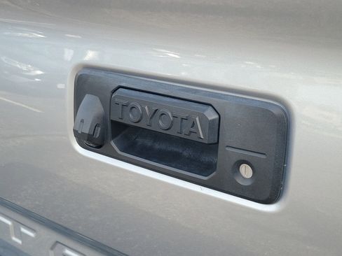 Used 2021 Toyota Tacoma SR image 6