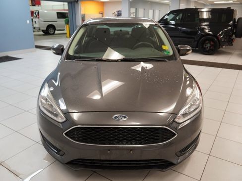 Used 2016 Ford Focus SE w/ SE Cold Weather Package image 18