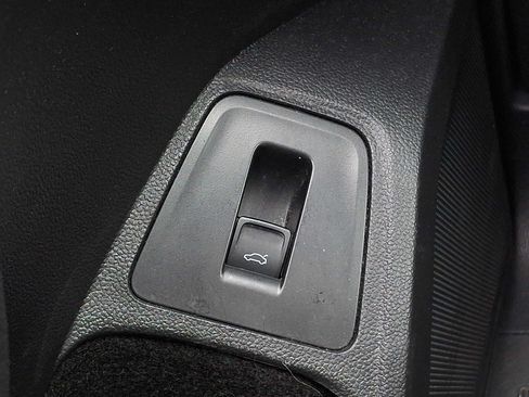 Used 2020 Volkswagen Tiguan SEL AWD/4WD image 25