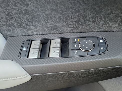 New 2025 Mitsubishi Outlander SE image 25