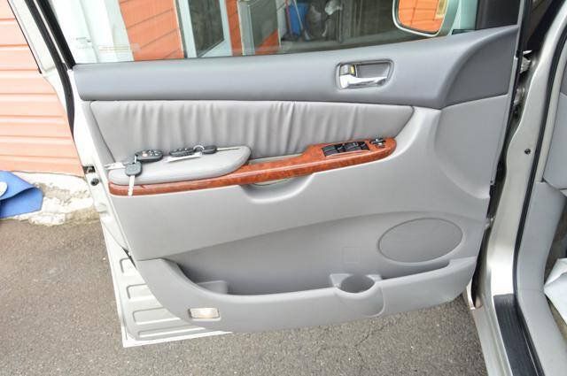 Used 2004 Toyota Sienna XLE Limited w/ Limited Pkg 5 FWD image 33