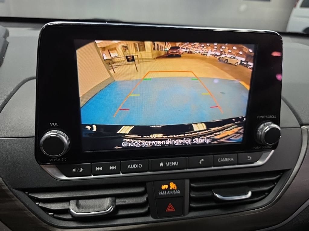 Used 2024 Nissan Altima 2.5 SV FWD image 15