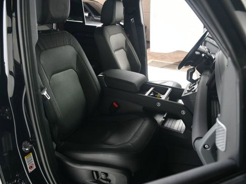 Used 2023 Land Rover Defender 110 X-Dynamic SE image 31