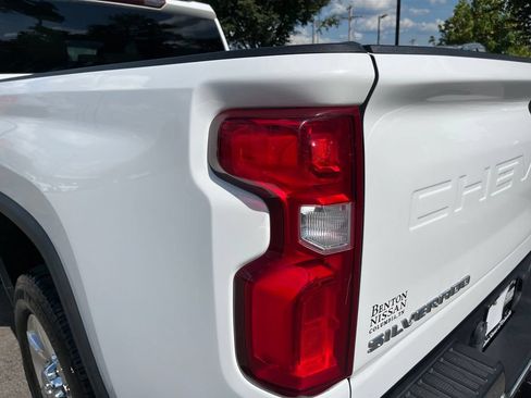 Used 2020 Chevrolet Silverado 2500 LTZ w/ LTZ Plus Package AWD/4WD image 42