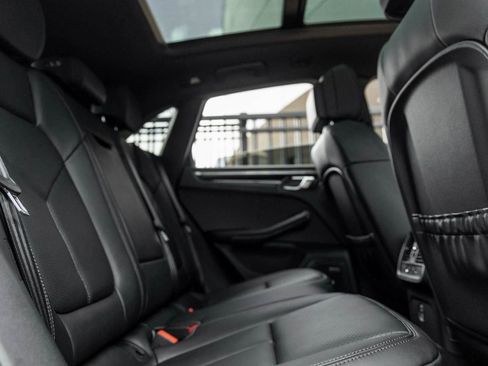 New 2026 Porsche Macan image 87