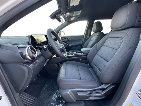 New 2026 Chevrolet Equinox LT image 9