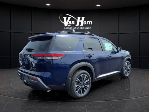 New 2026 Nissan Pathfinder Platinum AWD/4WD image 5