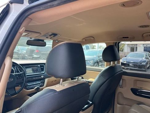 Used 2016 Kia Sedona SX FWD image 12